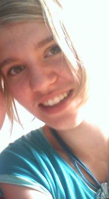 Meine Oma hat in meiner Kindheit ein Tagebuch ueber mich geschrieben. <br />
Darin schreibt sie, dass sie mich eines Tages fragte, wer denn Catherine Schmidt sei. Das stand auf einer Urkunde oder irgendeinem Heft oder etwas Vergleichbarem drauf.<br />
Ich war zu dem Zeitpunkt vielleicht hoechstens zwei Jahre alt, aber antwortete promt, Ayla.